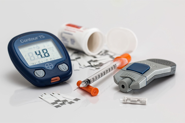 Diabetes testing and treatment equipment